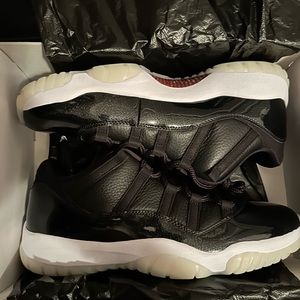 Jordan 11 low 72-10